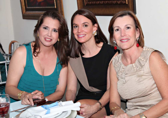 Fiesta azul para Mireya Rock