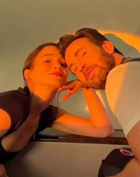 Chris Evans y Alba Baptista se casan en secreto