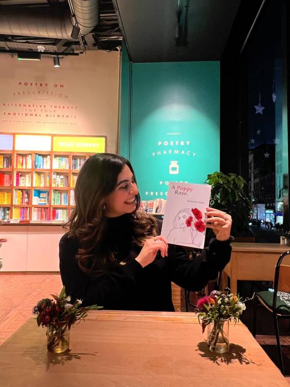 Stephanie Anne: la escritora hondureña que está conquistando corazones con sus palabras