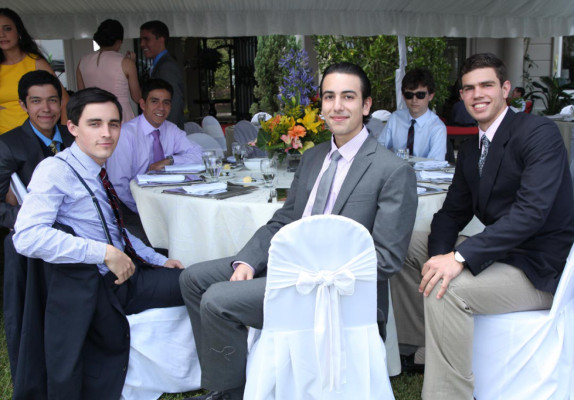Senior lunch de la Americana