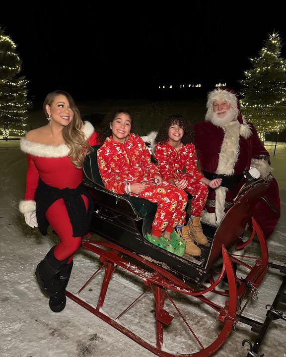 La reina de Navidad, Mariah Carey, no podía dejar de mostrarnos cómo pasó esta fecha especial. Y lo mejor que prefirió mostrarnos el trineo de Santa.