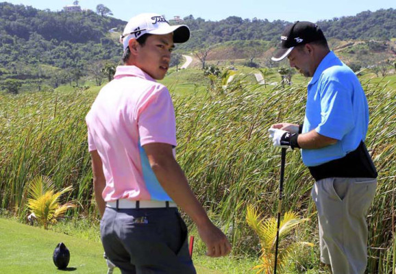 Torneo de golf en Roatán