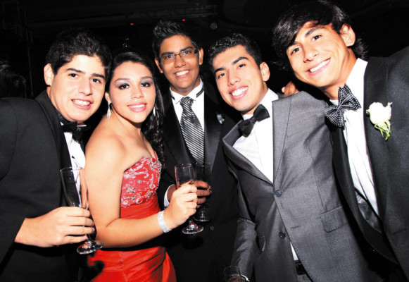 Del Campo International School grad