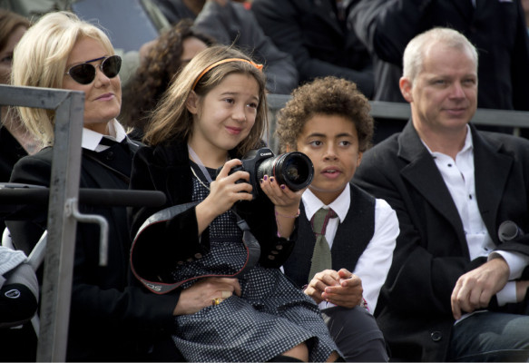 Hugh Jackman devela su estrella en el Paseo de la Fama