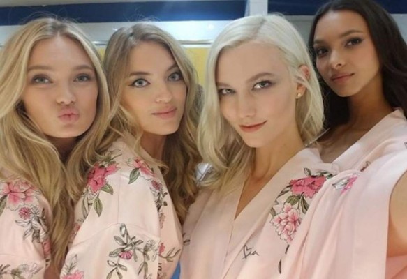 Romeee Strjd, Martha Hunt, Karlie Kloss y Lais Ribeiro en la selfie angels más comentada en Instagram