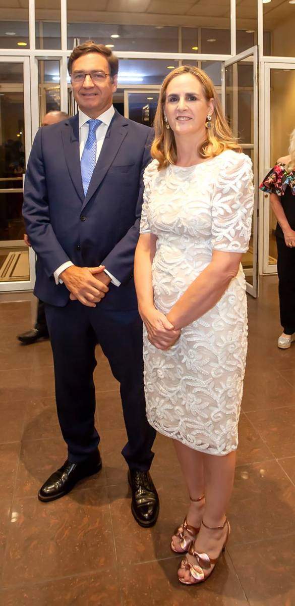 Diego Nuño Gruñon, embajador de España en Honduras y Mari1aIsabel Rodríguez, cónsul honoraria de España en San Pedro Sula.