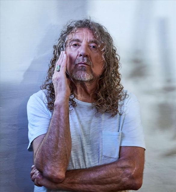 Robert Plant se entera por un llamado de su mujer desde Gran Bretaña que su hijo Karac Pendragon de seis años había fallecido por un extraño virus estomacal... All of my love y <b>Blue train fueron las canciones que le dedicó a su hijo.</b>