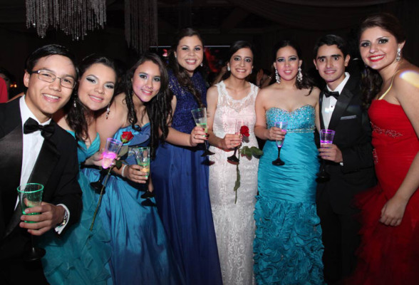 La prom de la Escuela Americana