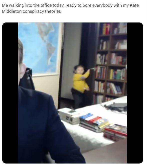 ”Yo entrando a la oficina, lista para aburrir a todos con mis teorías conspirativas sobre Kate Middleton”.