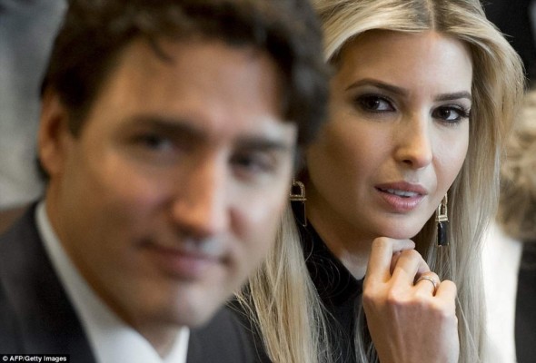 Ivanka asiste en la mesa redonda junto al primer ministro de Canadá