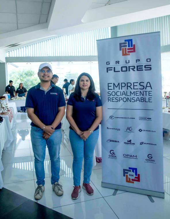 El Bazar Creciendo Juntos convocó a colaboradores de Grupo Flores en San Pedro Sula para vivir una experiencia marcada por la creatividad, el talento local y el espíritu emprendedor. A través de Ruta 360, la marca continúa impulsando iniciativas que fortalecen la comunidad, generan oportunidades y acompañan el crecimiento de su gente. Porque emprender también es conectar y crecer juntos.