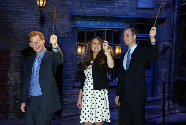 Duques de Cambridge se sumergen en el mundo de Harry Potter
