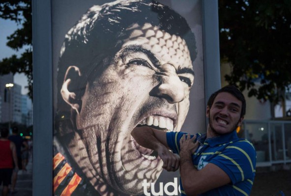 Mordisco de Suárez resucita en Copacabana