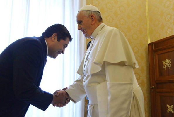 El papa Francisco recibió a Juan Orlando Hernández
