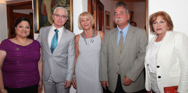 Brindis por la apertura de L'Occitane