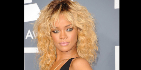 Chris Brown felicita a Rihanna