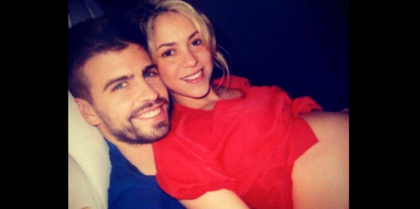 Shakira y Piqué presumen embarazo