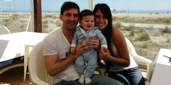 Messi presenta a su hijo