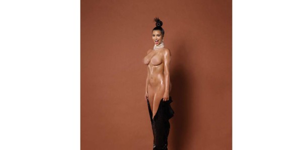 Kim Kardashian y su desnudo frontal