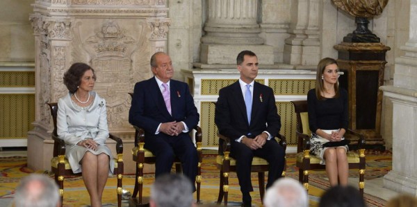 Juan Carlos firma abdicación