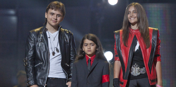 Hermanos de Jackson cuestionan a albaceas