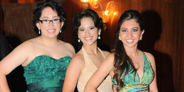 La graduación de la Academia Americana