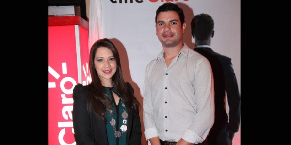 Pamela Coello y Mauricio Dávila, anfitriones del lanzamiento de Cine Claro también acompañaron a los invitados, en la premiere de la película Fifty Shades of Grey, inspirada en el libro del mismo nombre de la escritora británica E. L. James.