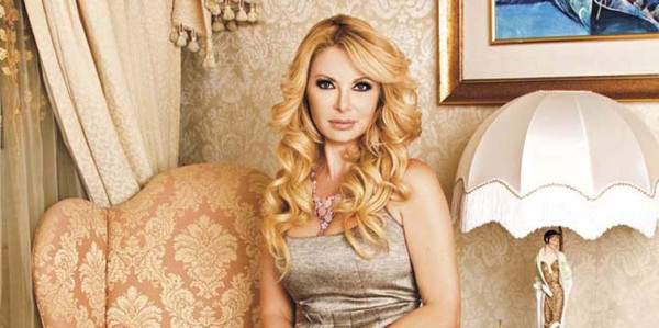 Ex primera dama de Honduras abre su corazón