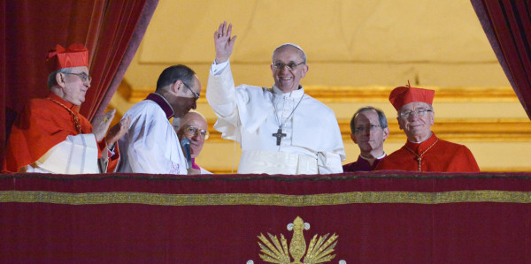 Vaticano: los 10 mandamientos del papa Francisco  