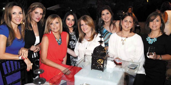 Karla Kafie, Tania Atala, Brenda Rodríguez, Ana Sikaffy, Oralia Kafati, Novella Villela, Margareth Méndez y Julia Rischmawy