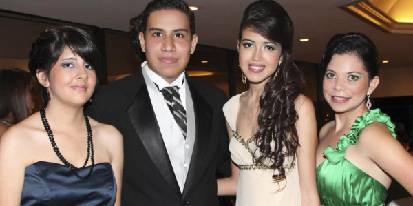 Deborah Mejía, Edgardo Martínez, Irene Ramírez y Marcela Delgado (foto: Héctor Hernández)