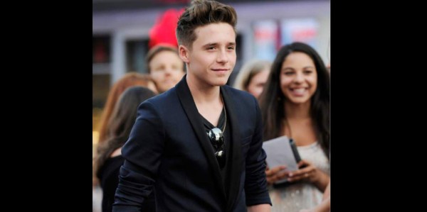 Brooklyn Beckham protagoniza su primera campaña