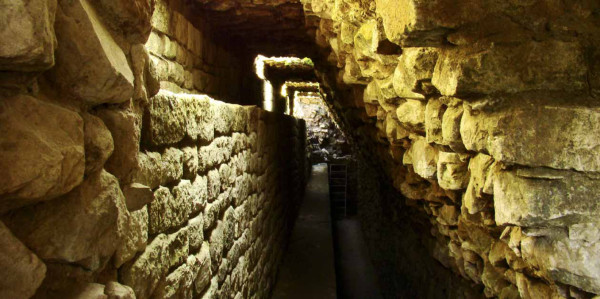 Dinastía en piedra