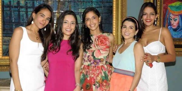 Andrea Canahuati, Gabriela Albir, Cloe Bueso, Elenita Faraj y Carmen Danzilo.