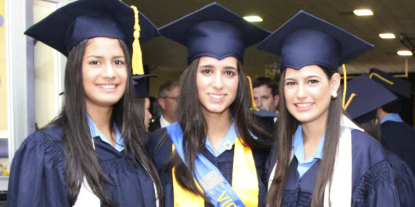 Graduación en la Internacional Sampedrana