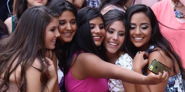 Gabrielle Dabdoub, Isabella Bueso, Viviana Faraj, Sofía Velasquez y Pamela Rodríguez. Foto: Alex Muñoz.