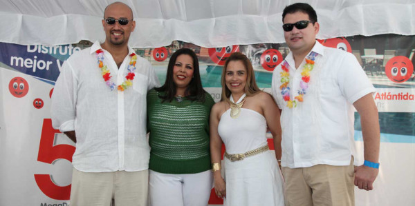 Enrique Graugnard (Sub gerente de Hotel Pico Bonito), Iris Ramos (Directora de mercadeo Hotel Villas Telamar), María Eugenia Valle, Carlos Girón (Gerente de mercadeo Banco Atlántida)