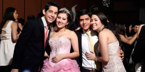 Sucrie Castillo, Katherine Chahín, Daniel Vásquez y Karina Chahín.