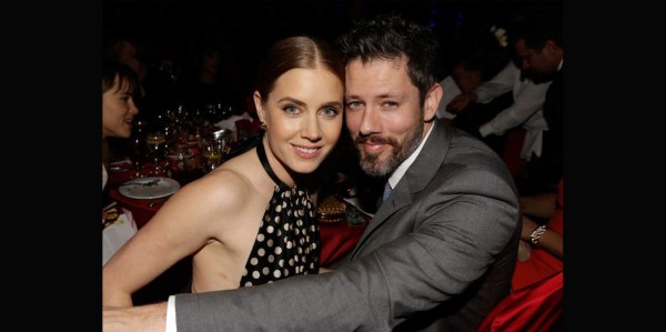 Amy Adams y Darren Le GalloEn 2013, Amy afirmó a Vanity Fair que no tiene planes a la vista para casarse con su prometido. La pareja comenzó a salir en 2002 y se comprometieron en 2008.