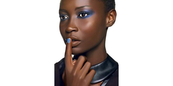 Piel oscura. Los tonos vivos y oscuros, favorecen mucho a este tono de piel, por ejemplo negro, naranja, morado, rojo, azul y verde oscuro, pero si quieres utilizar un color claro, puedes probar con un esmalte blanco como base.