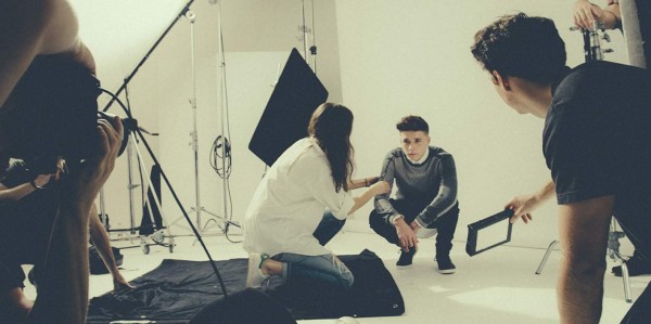 Brooklyn Beckham protagoniza su primera campaña