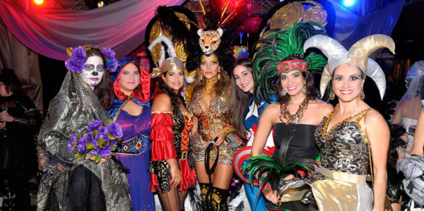 Lucia Hawit, Stephanie Musleh, Tatiana bendeck, Ericka Morales, Jeannette Larach, Melissa y Susana Garza.