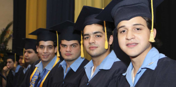 Graduación en la Internacional Sampedrana