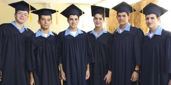 Graduación en la Internacional Sampedrana