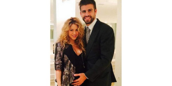 Shakira y Piqué presumen