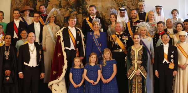 Máxima elige el royal blue para la entronización