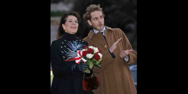 Carolina y Andrea Casiraghi, inauguran la Navidad en Mónaco