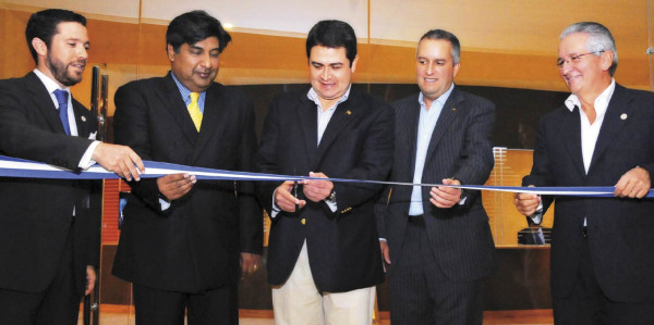 Inauguración de 325 Río Piedras