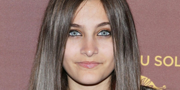 Hospitalizan a la hija de Michael Jackson