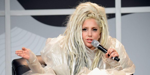 Fans sorprenden a Lady Gaga